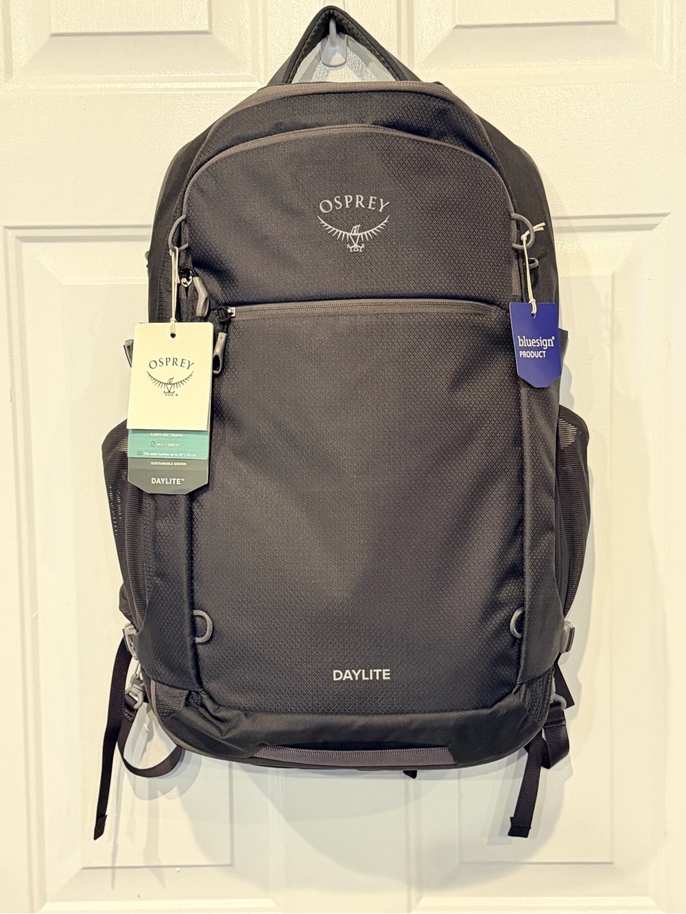 NWT Osprey Daylite 44L Carry-On Backpack- Black